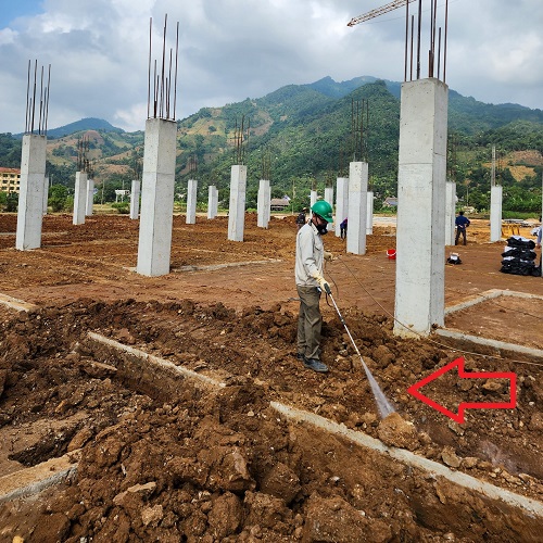 Anh Tuấn phòng mối cho công trình xây dựng mới